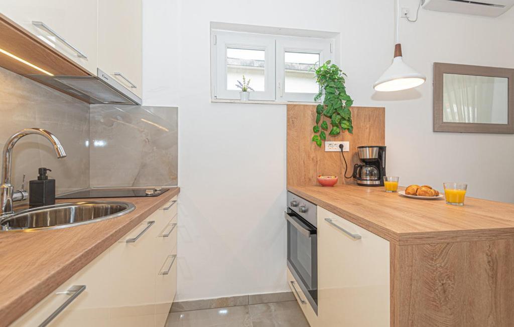 Holiday Home Gveric Vodice Buitenkant foto